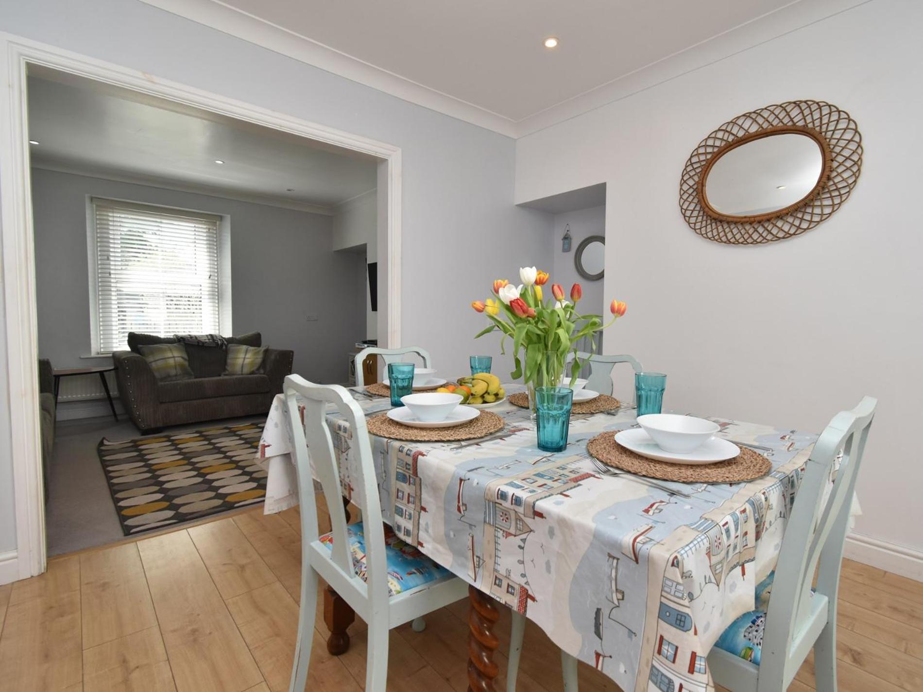 4 Bed In Tenby Fb003 Exterior foto